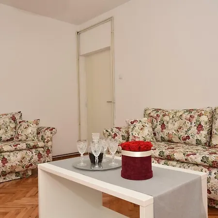 Ivana Apartament *
