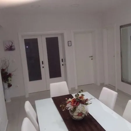 Ivana Apartman