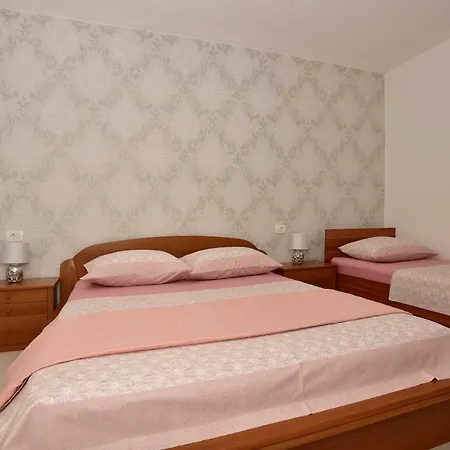 Ivana Apartman *