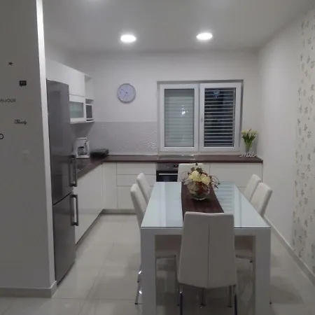 Apartamento Ivana Makarska